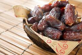 صورة لثمرة التمر كاملة مع نواتها Food Substitutions Eat Health Benefits Of Dates