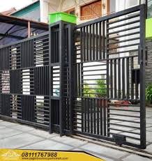 Tentu pagar tersebut harus kokoh dan agak lebih tinggi. Desain Pagar Besi Minimalis Klasik Tertutup Mewah Dan Modern