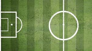 The injured player was carried off the football field on a stretcher. Waarom Hebben Voetbalvelden Banen Of Strepen In Het Gras