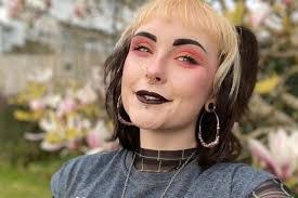 Linda Blacker's Instagram, Twitter & Facebook