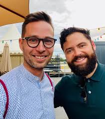 Whenever I listen to Mike and the richness of his lyrics I get creatively  inspired. 🙏😊🌼