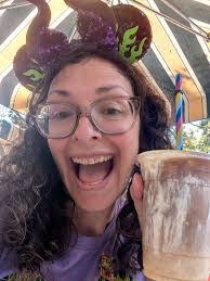 Karla Glover's Instagram, Twitter & Facebook