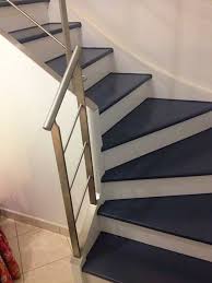 Interieur Moderniser Un Escalier 07350321 Images A E D Ce Zoom Escalier Un Moderniser Comment Relooker Escalier Bois Escalier En Marbre Escalier Relooking