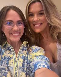 Robyn Gillis Vickers (@robyngillis) • Instagram photos and videos