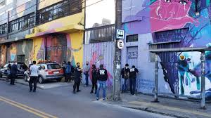 A mulher skazi é moderna, tem bom gosto e sabe impor sua personalidade entre as novidades da moda. Dcdlsgj2ayibwm