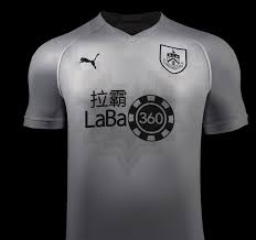 Burnley manager sean dyche may have no intention of selling goalkeeper nick pope anytime soon but crisps. Burnley 2018 19 Puma Third Kit Released The Kitman