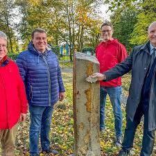 Evangelische Kirchengemeinde bietet naturnahes Gräberfeld in einer Wiese an