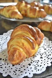 Recette Des Croissants Feuilletes Pur Beurre Avec Une Recette Facile A Faire Kaderick En Kuizinn C Croissant Recette Beurre Recette Recette Recette Facile