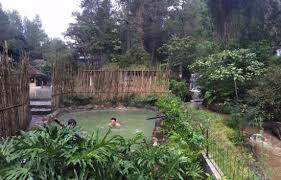 Learn english grammar with us. Kolam Rendam Air Panas Vip Picture Of Maribaya Hot Springs Lembang Tripadvisor