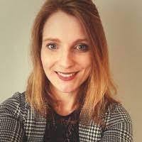 Kristin Schnell's Instagram, Twitter & Facebook