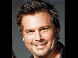 Total Recall '12: Collin Farrell vs Schwartzenneger