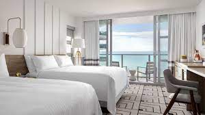 420 rooms spread over 20 floors provide a warm and pleasant home away from home. Queen Oceanfront Hotel Rooms In Miami Beach Cadillac Hotel