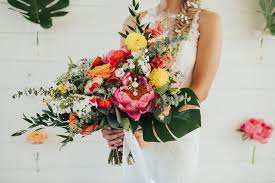 Wedding florists are skilled in using more than just flowers to enhance your wedding dã©cor. Featured The Knot Petal Pushers