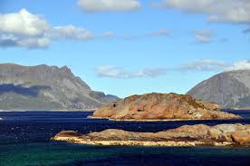 Lofoten beach camp +47 950 35 283 booking@lofotenbeachcamp.no. Henningsvaer Und Der Schonste Sportplatz Der Welt Iii Norwegen Service