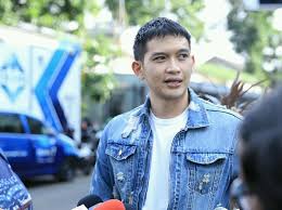 Ciki cuek dengan isu rezky, suaminya menghamili wenny. Anak Wenny Ariani Sudah Tahu Ayahnya Adalah Rezky Aditya