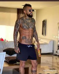 Share to twitter share to facebook. Barca Star Arturo Vidal Show Off Body Tattoo In A Shirtless Pic Report Minds