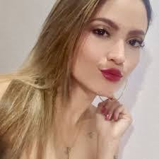 Laura Barbosa's Instagram, Twitter & Facebook