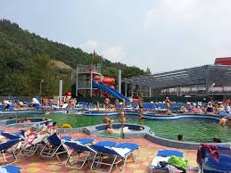 Curtea constituțională a lăsat portița deschisă pentru altă etapă de dialog. Rusalii 2020 Caciulata Complex Balnear Cozia Pico Mar Travel