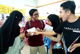 Smk abdul rahman talib,alamat:jalan alor akar, kuantan,ppd:ppd kuantan,status:beroperasi,no telefon:095602244,no fax:095679250. Partially Sighted Spm Scorer Has Strong Fighting Spirit