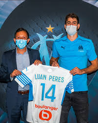 L'olympique de marseille a officialisé ce mercredi le recrutement de luan peres pour les 4 prochaines années. Hum5o6qtw85bom