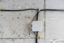 Une innovation en isolation thermique ! Peinture Electrique De Conduit D Installation Identifier La Boite Carree De Lightingltg Receptaclerct Travaux De Tube Isolant Et Photo Stock Image Du Installation Ligne 139759680