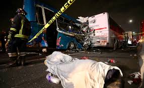 Imagen del sitio del accidente en el oriente de ciudad de méxico. Choque En La Mexico Pachuca Deja 13 Muertos