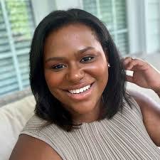 Ivy Hunt's Instagram, Twitter & Facebook