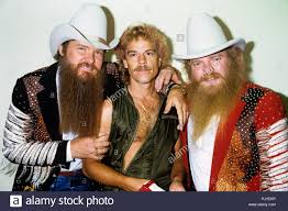 Zz top waren in den 80ern dann und wann für elektronische sperenzchen zu haben, die alben dieser phase nicht allzu gut altern ließen. Zz Top Stockfotos Und Bilder Kaufen Alamy
