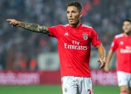 Voetbal is een populaire balsport waarbij twee ploegen van elf spelers moeten proberen de bal in het doel van de tegenstander te krijgen. Primeira Liga Schema Uitslagen 2020 2021 Voetbaluitslagen