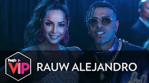 Sebastian yatra, rauw alejandro y manuel turizo han unido sus voces para llevar esta historia a tbt, una canción de ritmos latinos con una melodía pegadiza. Rauw Alejandro Se Sonrojo Al Hablar De Su Crush Carmen Villalobos Youtube