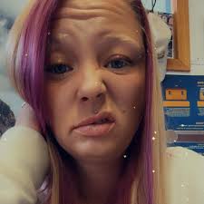 Booya! Momma caught the only fish today🤘🏻😂 Jamie was over it the first  hour🤦‍♀️😂was a good few hours outta the house tho! Cold plunge first  thing in the morning! Getting the weekend