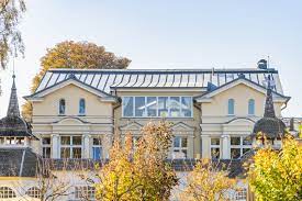 Wunderschön restauriert und exklusiv ausgestattet, bieten ihnen die wohnungen ein fantastisches, strandnahes urlaubsdomizil (nur 80 m) im seebad ahlbeck. Villa Am Strand Urlaub In Ahlbeck