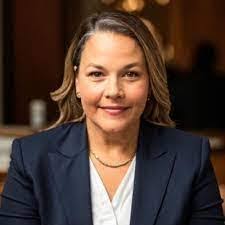 Lori Hilty's Instagram, Twitter & Facebook