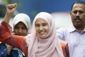 A great naat reciter who has sung a couple of naats in urdu. Sempat Ditahan Semalam Putri Anwar Ibrahim Dibebaskan