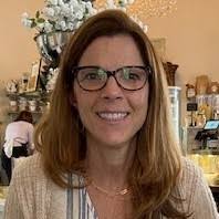 Laurie Chambers's Instagram, Twitter & Facebook