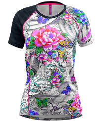 Style:artistic collar:v neck season:summer pattern type:floral,gradient material:polyester,spandex sleeve length:short sleeve process:print,paneled silhouette:shift occasion:daytime,daily,outdoor,going out. Crazy Idea T Shirt Mountain Flash Woman T Shirts Polos Buy Online At Sport Gardena
