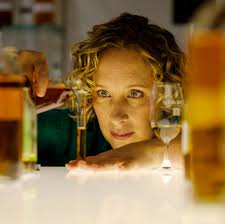 Gillian Macdonald, experta en whisky de Glenmorangie: "El error más  habitual es ahogar el whisky si agregas demasiada agua o demasiado hielo"