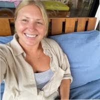 Lisa Lackner's Instagram, Twitter & Facebook