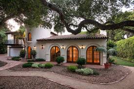 Casa cascada offers a lovely large courtyard with a pool, gardens, and a cascading. 40 Spanish Homes For Your Inspiration