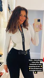 Carol vorderman always looks amazing, no matter how she styles her brunette hair. Carol Vorderman Stuns In Skintight Bodysuit While Reacting To Fan Comments Hello