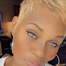 Elicia Jones's Instagram, Twitter & Facebook