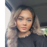 8 "Leonie Mitchell" profiles