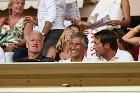 Reportage tf1 en vidéo sur le sport universitaire américain avec le nageur fred bousquet dans l'université d'auburn. Equipe De France Le Documentaire De Nagui Sur Didier Deschamps Vendu A Tf1 L Equipe