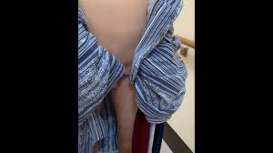 【人妻・不倫・露出風】激しく逝く！旅館の廊下で見せつけオナニー！