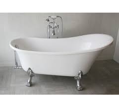 Mediamente una vasca da bagno vintage può costare intorno ai € 1.000,00 tutto dipende dal tipo di materiali scelti e la loro qualità, dalla lavorazione e dai vari marchi che si. Vasca Da Bagno Retro Freestanding Con Piedini Cromati