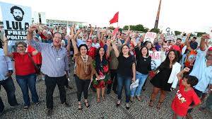 Helicóptero, vista do estadio 1º de maio, manifestação do dia do trabalhador, repleto de. Manifestacao Lula Livre Em Frente Ao Stf Com Parlamentares Do Pt Fotos Publicas