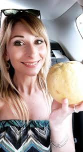 Ho appena fatto una bella scorta di limoni di Sorrento 🍋 Adoro i dolci al  limone e voi? Buon sabato a tutti 😘