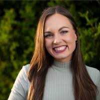 Lauren Healy's Instagram, Twitter & Facebook