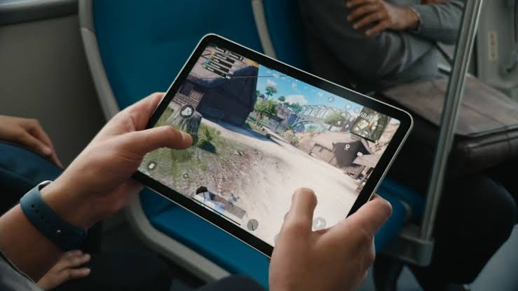 Apple iPad Needs to Lose Its Restraints and Become a Portable Computer -  Bloomberg