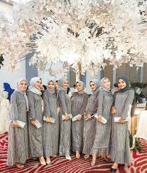Namun hal ini merupakan gambaran perubahan hubungan anda dengan orang orang yang ada disekitar. Pin Di Bridesmaid